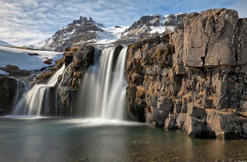 Kirkjufellsfoss od dou