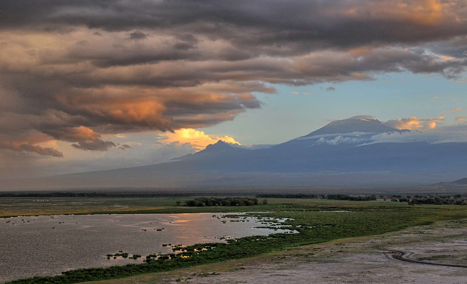 Zachd nad Kilimandaro